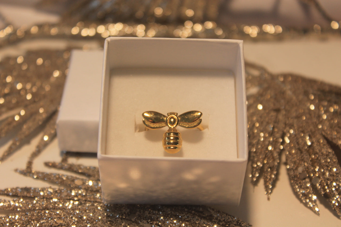 Anel 'Bee'