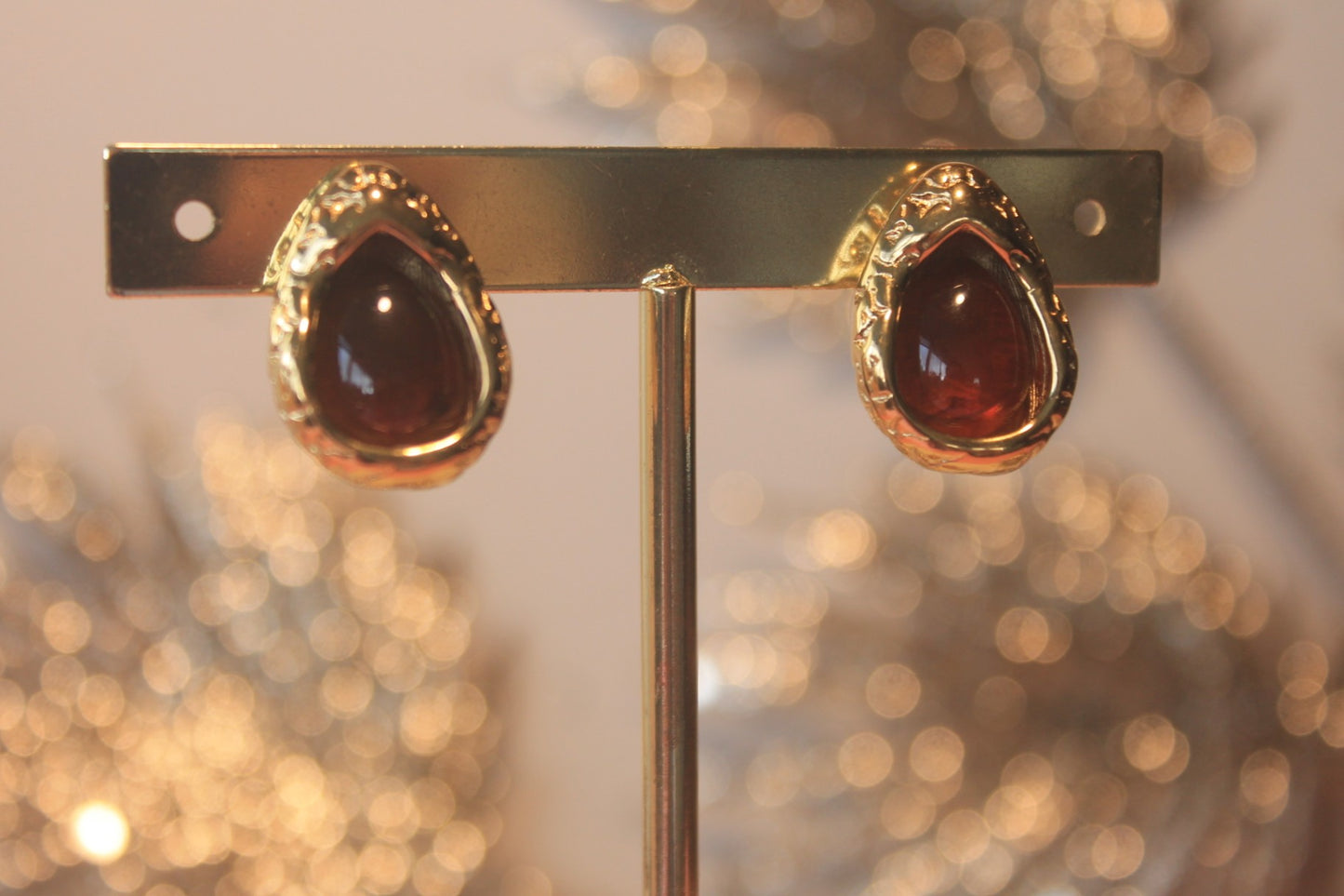 Brincos 'Gota Pedra Castanha'