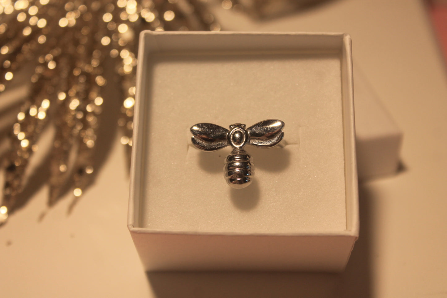 Anel 'Bee'