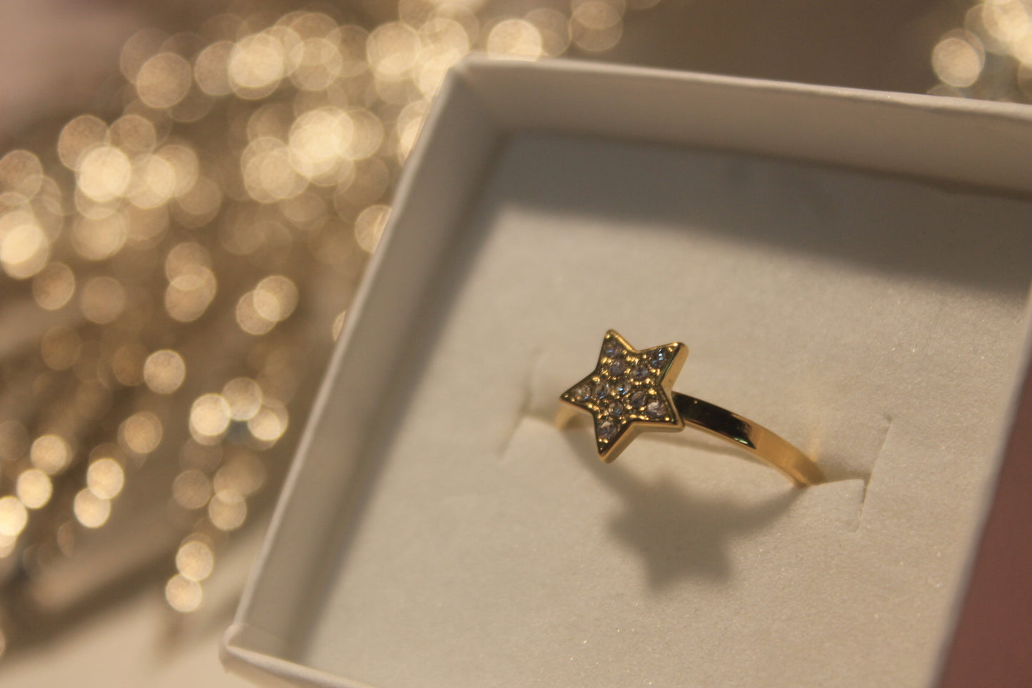 Anel 'Estrela Iluminada'